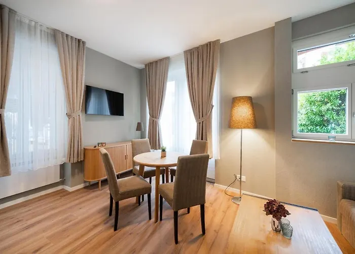 Betweenlakes Ground Fl *