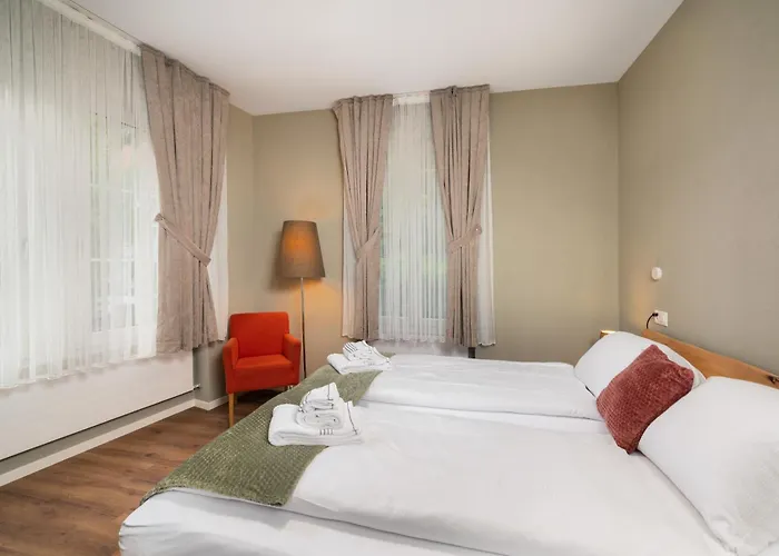 Betweenlakes Ground Fl