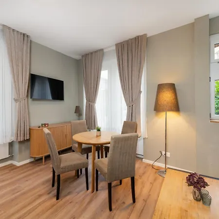 Betweenlakes Ground Fl Interlaken