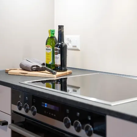 Betweenlakes Ground Fl * Interlaken